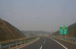 衡炎高速公路,连接湘赣两省的重要交通枢纽